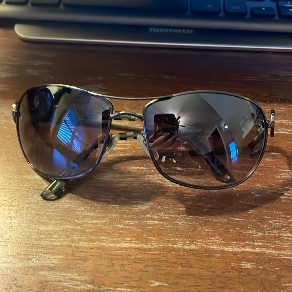 Hang Ten HT705GM aviator dark silver metal black/clear striped arms sunglasses